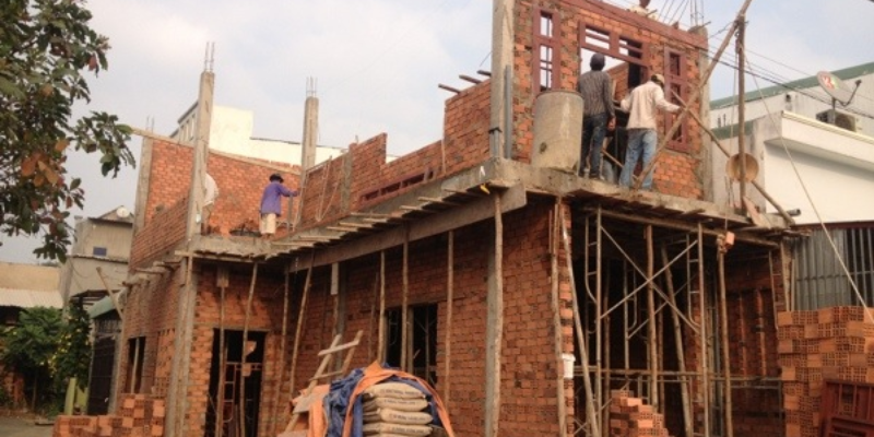 Có nên tự đi xông đất hay mời người khác?