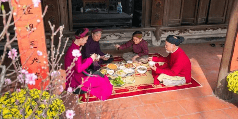 Kiêng người xông đất đang chịu tang hoặc vừa gặp chuyện buồn