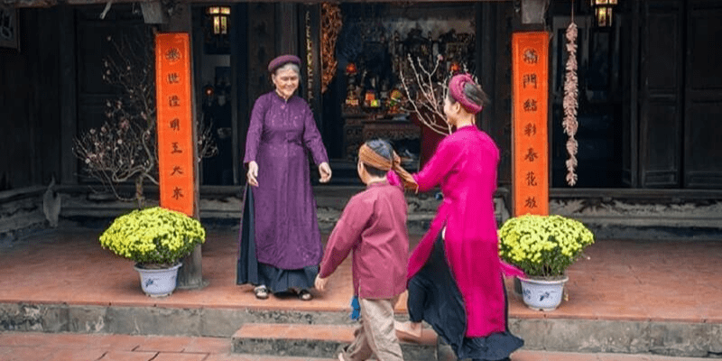 Tránh chọn người xông đất có tuổi xung khắc với gia chủ