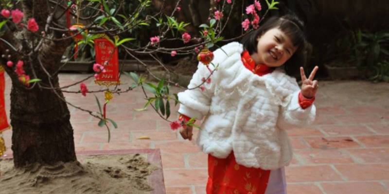 Lợi ích khi để con cái trong nhà xông đất